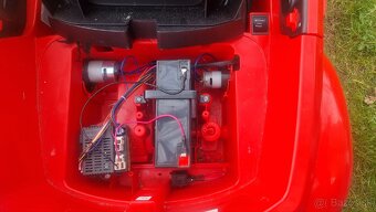 VW NEW BEETLE Auto na batériu 2.4G, LED, FM RÁDIO BLUETOOTH - 4