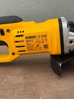 AKU uhlová brúska Dewalt - 4