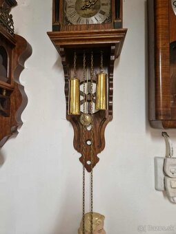 4kusi nástenné hodiny - 4