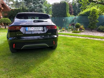 Predám JAGUÁR E-Pace 2.0 I4 Standard AWD A/T - 4