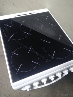 Sklokeramicky sporák indesit - 4