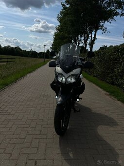 Suzuki 650 V-strom - 4