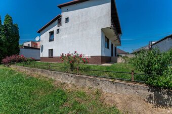 GYŇOV: Priestranný tehlový 6 izbový rodinný dom, pozemkok 6 - 4