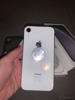 iPhone XR - 4