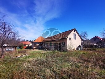 Priestranný rodinný dom Veľké Uherce s pozemkom 1 209 m2 - 4