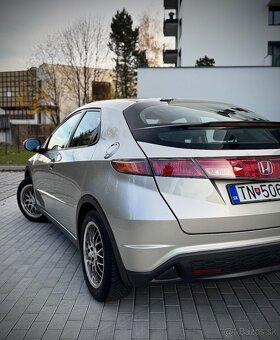 HONDA CIVIC 1.4i Comfort - 4
