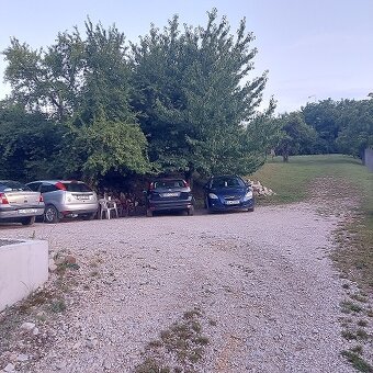 Investícia - Predám veľký RD ktorý ma zapísané 3byty na LV - 4