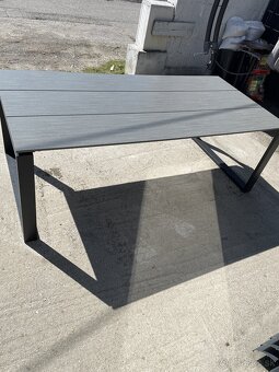 Veľký stôl 2,1 x 1 m. výška 0,75 m. - 4