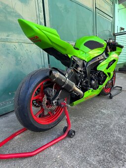 Kawasaki ZX-6R - 4