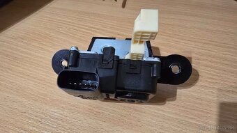 Zámok kufrovych dverí - 4