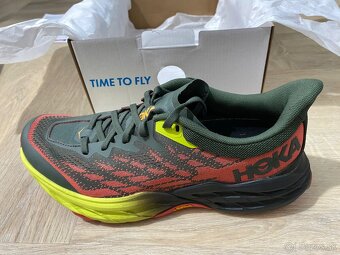 HOKA Speedgoat 5 thyme/fiesta - nové - 4