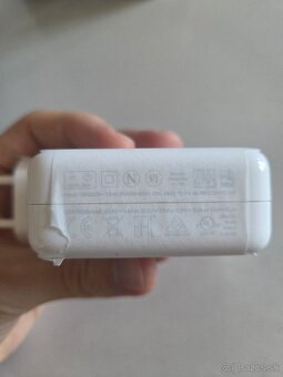 Apple 70 W USB-C napájací adaptér - 4