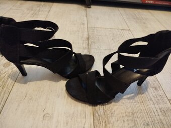 Trblietavé saty nove - 4