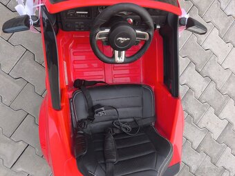 Autíčko - Mustang GT - 4