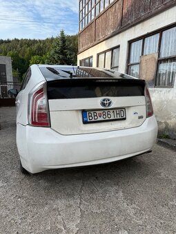 Toyota Prius - 4