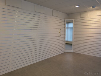 Predaj - obchodný priestorna prízemí o výmere 82,64 m2, Brat - 4