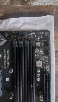 MSI MAG B550 TOMAHAWK - 4