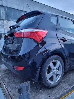 HYUNDAI IX 20 kufrové dvere - 4