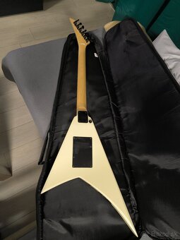 Predám Jackson Randy Rhoads 32 Ivory - 4