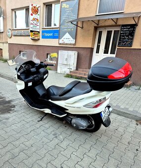 Suzuki Burgman 400 - 4