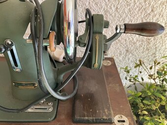 Husqvarna manualny sijaci stroj - 4