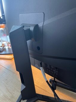 Predam monitor MSI Curved 27 - 4