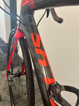 Predám karbóbový cestný bike Kellys URC-70, veľkosť M - 4