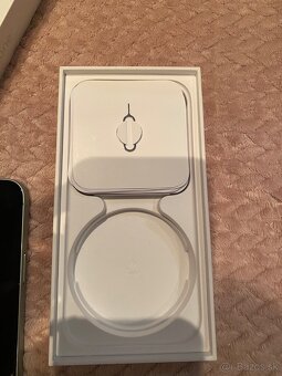 iPhone 15 Green 125G - 4