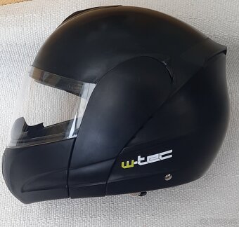 Predám moto vyklápaciu  helmu W - tec - 4