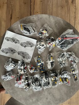 Bondov Aston Martin DB5 - LEGO Creator 10262 - 4