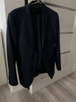 pánsky kvalitný oblek - 4