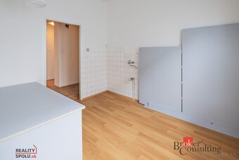 Predaj 3 izbový byt v centre Piešťan 106m2 + pivnica 13m2 - 4