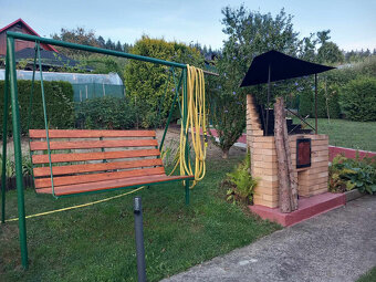 Záhrada s chatkou na Dolinkách cca 400m2,elektrina,krb... - 4