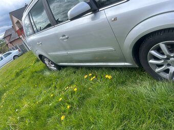 Opel zafira - 4