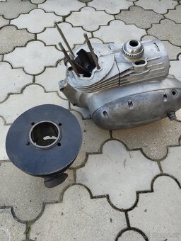 Motor ČZ 250 - 4