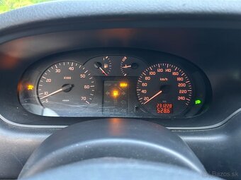 Renault Megane hatchback - 4