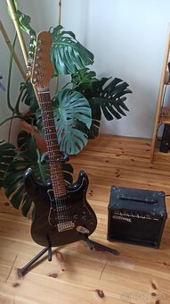 Elektrická gitara s kombom - 4