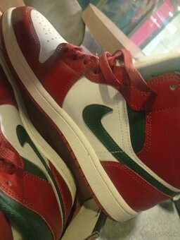 Nike air Jordan 1 mid - 4