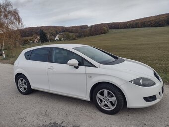 SEAT LEON BENZIN 63 KW NAJ 167000 KM ROK VÝROBY 2008 - 4