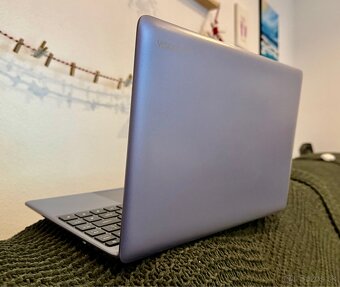 UMAX VisionBook 14WE Plus - 4