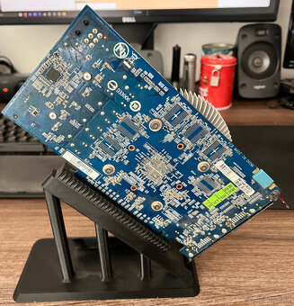 GIGABYTE NVIDIA GTX 550 Ti - 4