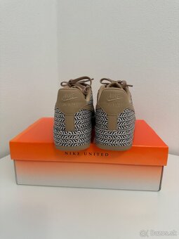 Nike Air Force 1 LX - 4