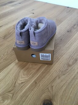 UGG Classic Ultra Mini dámske snehule - 4