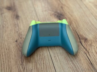 Xbox Wireless Controller Remix Edition - 4