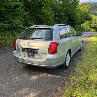 Toyota Avensis 1.8 - 4