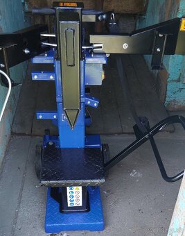 Scheppach Vertikálny štiepač dreva COMPACT 15 T, 3500W, 400 - 4