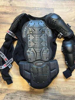 Predám Chránič tela EMERZE EM7 - 4