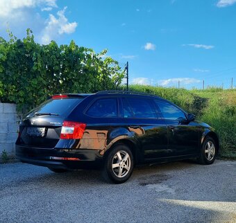 Predám  Škoda Octavia Combi 1.6 TDI 115k Ambition - 4