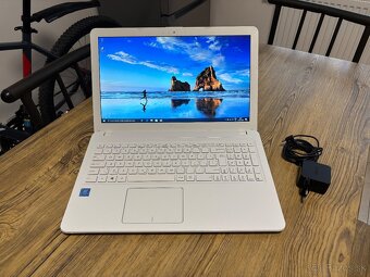 Asus  Notebook/4GB RAM DDR4/1TB SSHD/Intel HD 2GB Grafika - 4