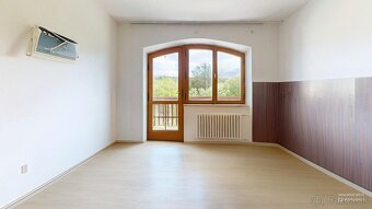 Na predaj, 8i rodinný dom 450 m2, pozemok 900 m2, Trnové, - 4